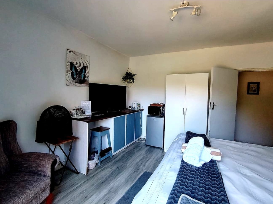 6 Bedroom Property for Sale in Abbotsford Eastern Cape